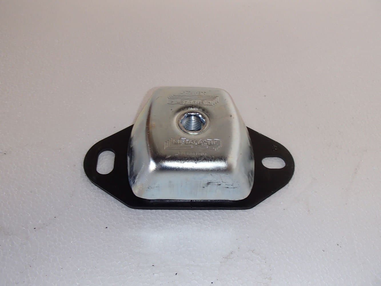 Cushyfloat / 7" base hole centers / 561 lbs to 1,760 lbs per mount