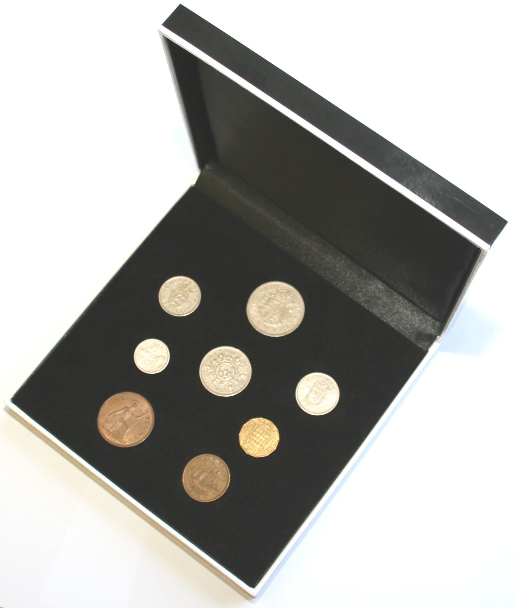 1962 Complete British Coin Year Set in a Specially Designed Quality Presentation Case (170mm x 170mm x 36mm) Contains Every Coin Issued In 1962 All Professionally Graded Very Fine or Better Condition