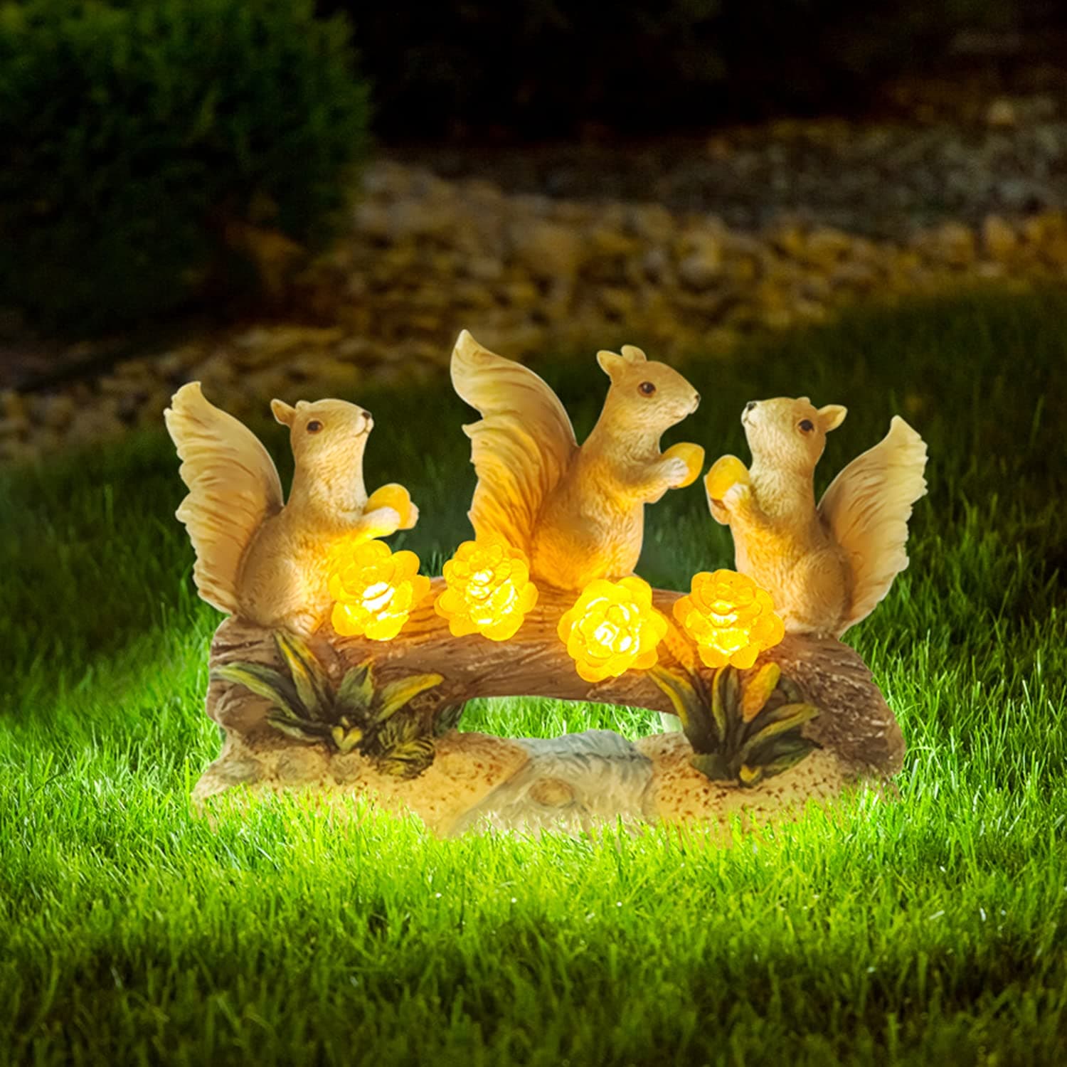 MIXXIDEA Garden Solar Squirrel Statue Waterproof Squirrel with 4 LED Lights Animal Figurines Sculptures & Statues for Outdoor Decorations Ornament for Garden