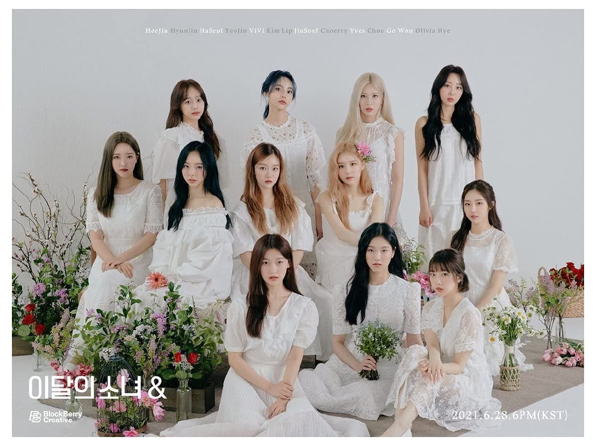 Monthly Girl Loona & 4th Mini Album D Version CD+100p PhotoBook+3p PhotoCard+1p Sticker+12p Calendar+Tracking Sealed