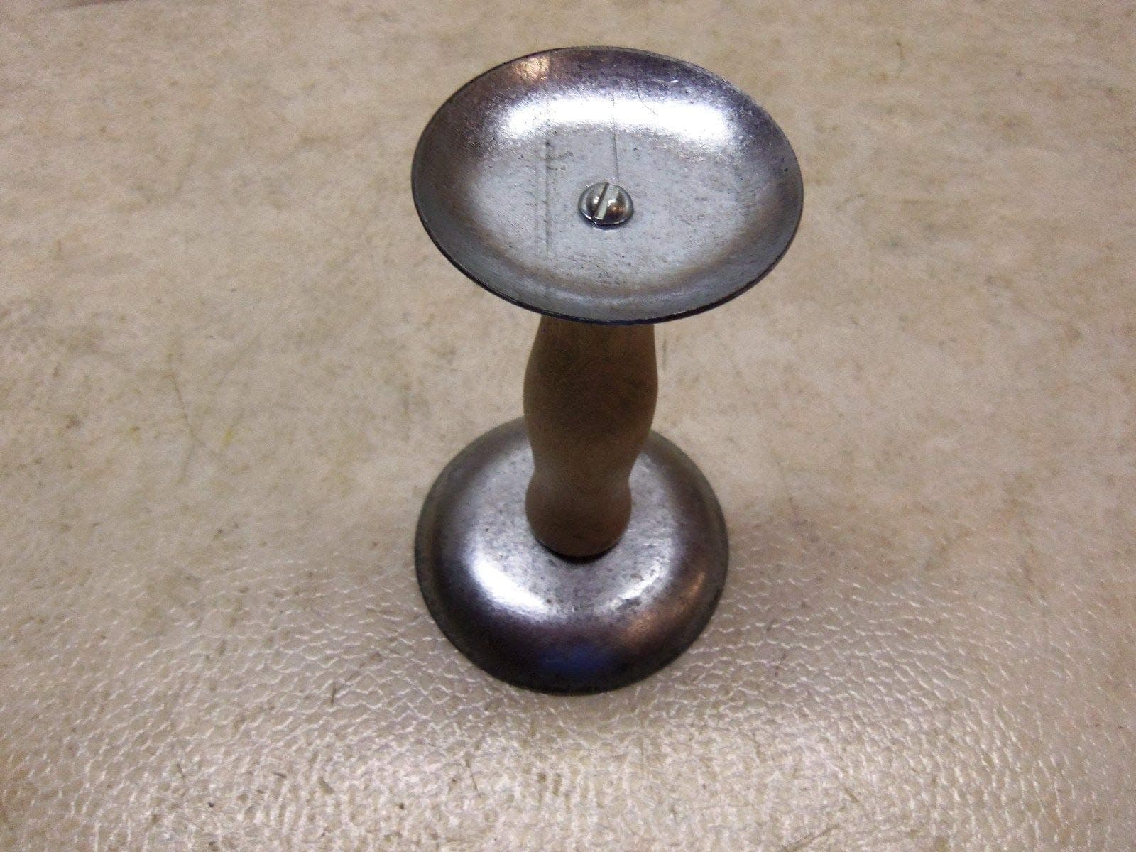 Montree ShopMontree Shop Hog Scraper Pelt Scraper Fleshing Knife Fur Handling Skinning Trapping