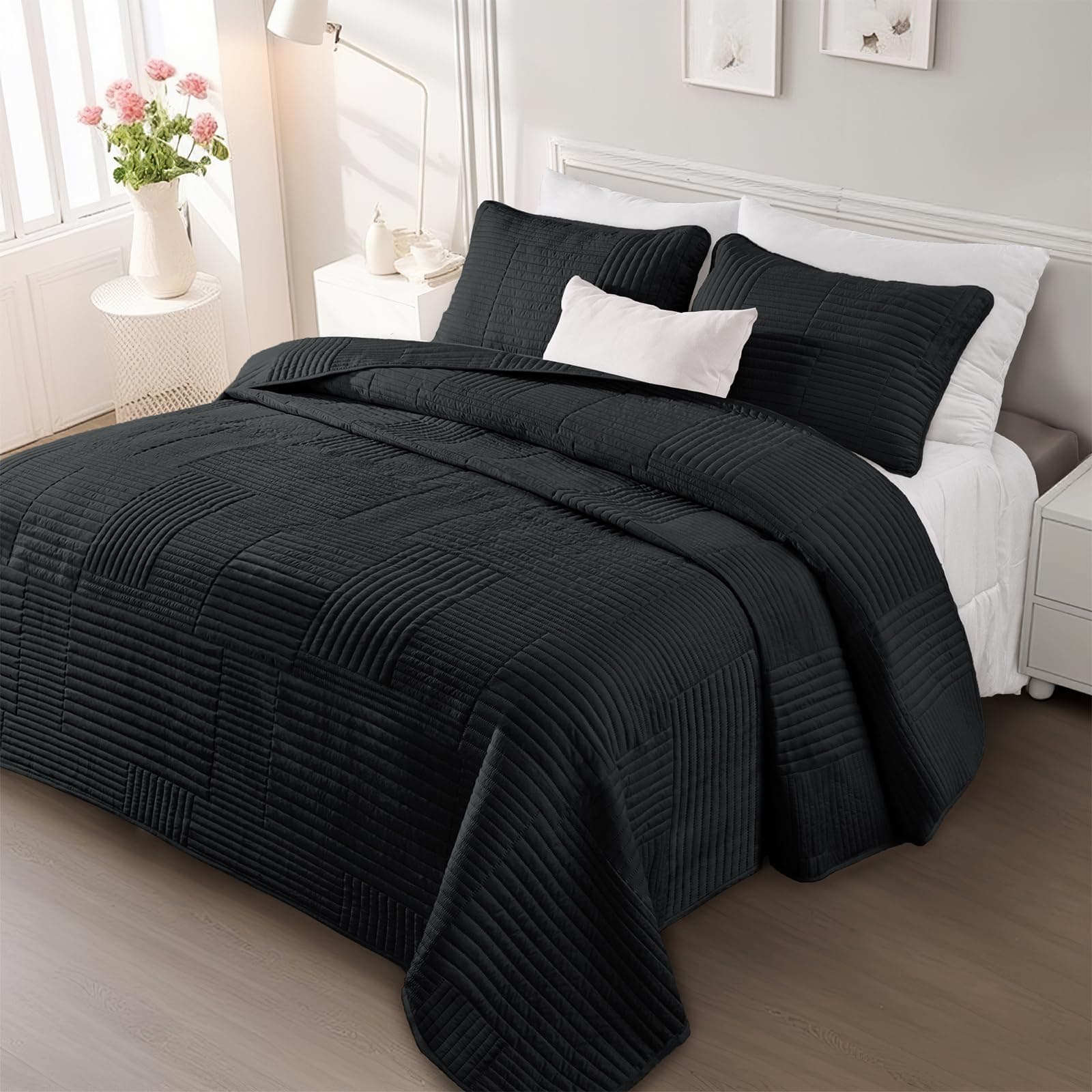 Whale Flotilla Ultra Soft King Quilt Bedding Set, Lightweight Microfiber Black Quilts Bedspreads Oversized, 3 Piece Ultrasonic Geometric Coverlet Bed Cover for All Seasons