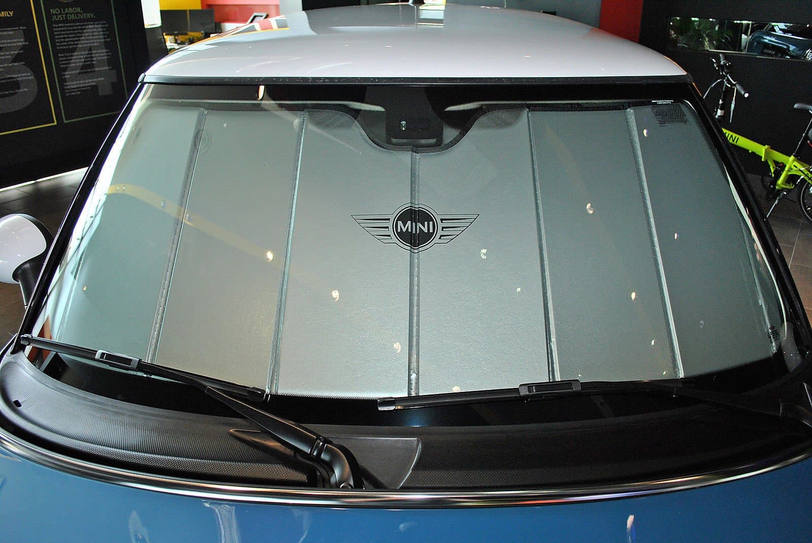 MINI Cooper UV Sunshade for R50, R52, R53, R55, R56, R57 Models - Silver Foldable Sun Protector - 82 11 0 035 953