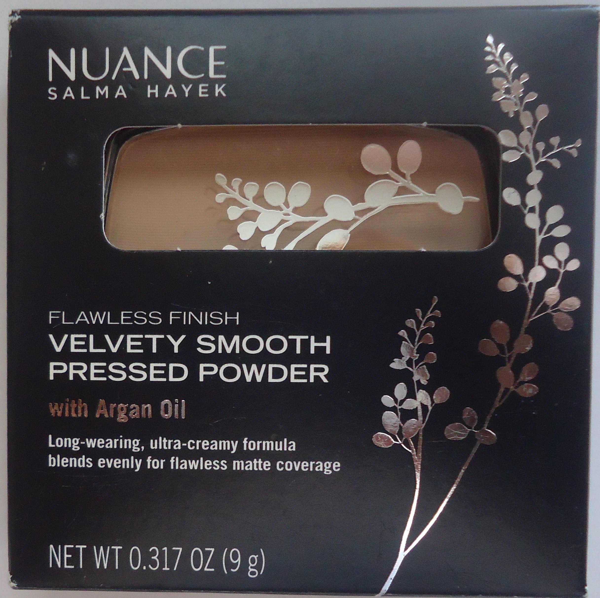 Nuance Salma Hayek Flawless Finish Velvety Smooth Pressed Powder with Argan Oil #520 Light Medium