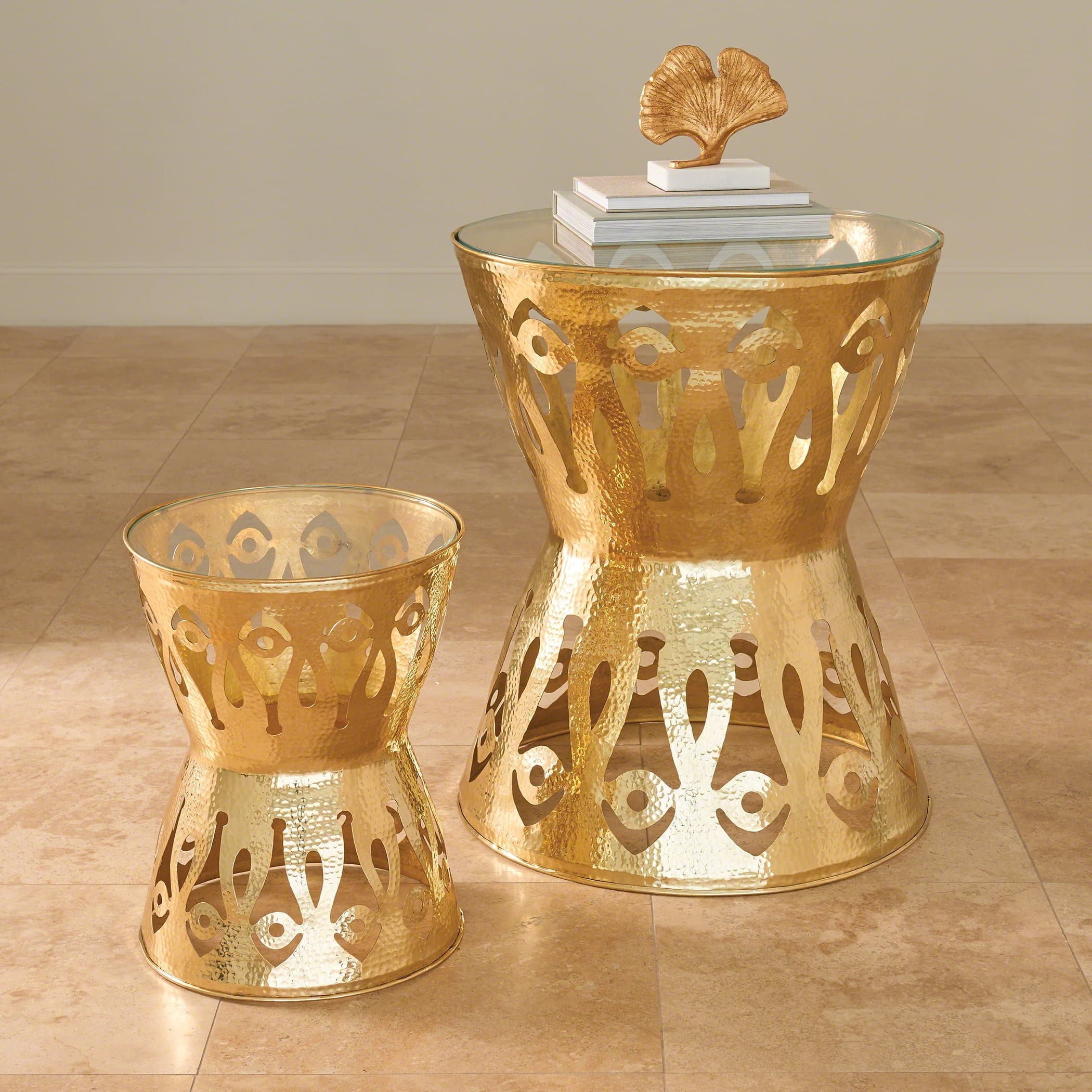 Global Views Fish Eye Table Large