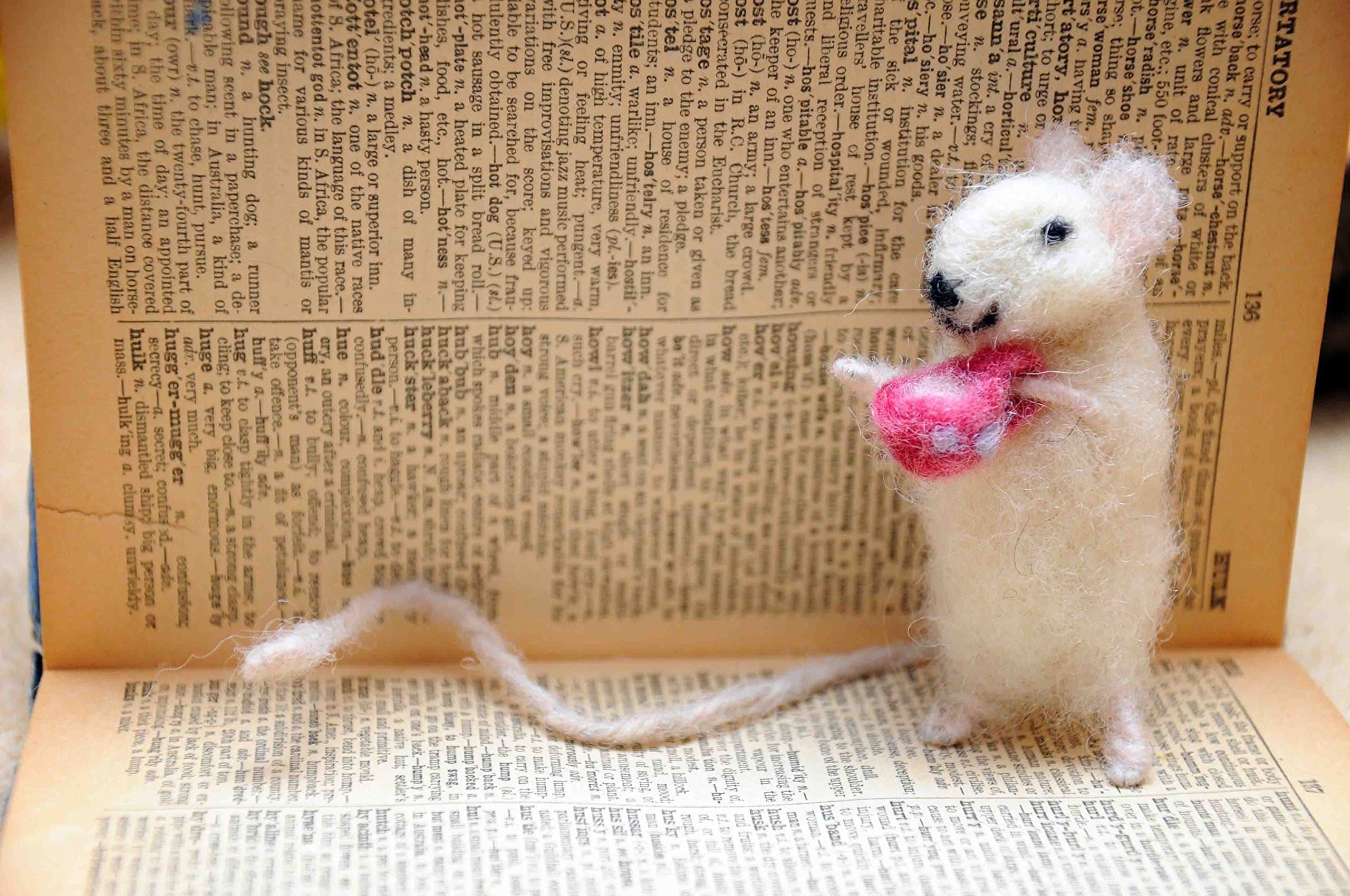 Felted mouse bookmark with a cup of tea! White woolen mouse