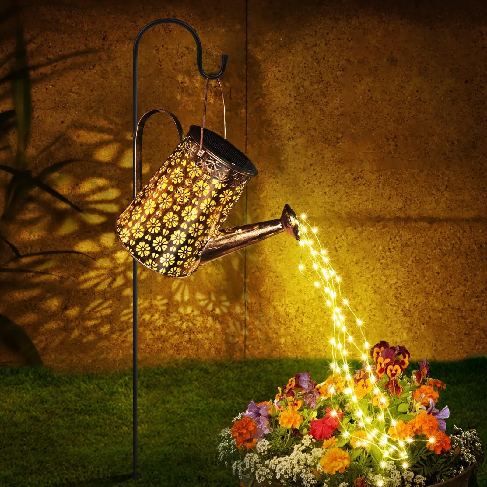 MEDE Watering Can Solar Lights Outdoor Garde n,90 LED Garden Ornaments Outdoor Lights Solar Powered Waterproof Large Retro Metal Fairy Lights with Bracket for Patio Yard Decorations Garden Gifts